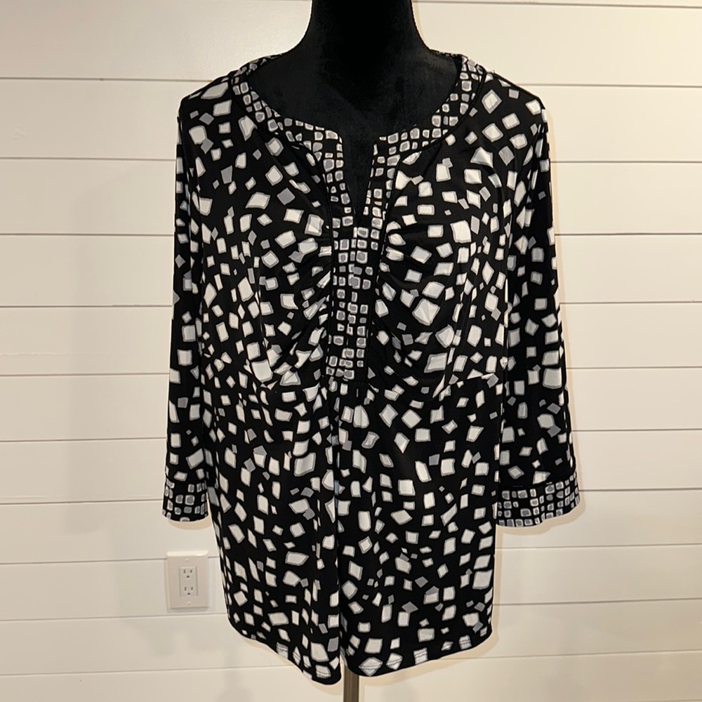 Susan grave black white and grey blouse. Size 1X